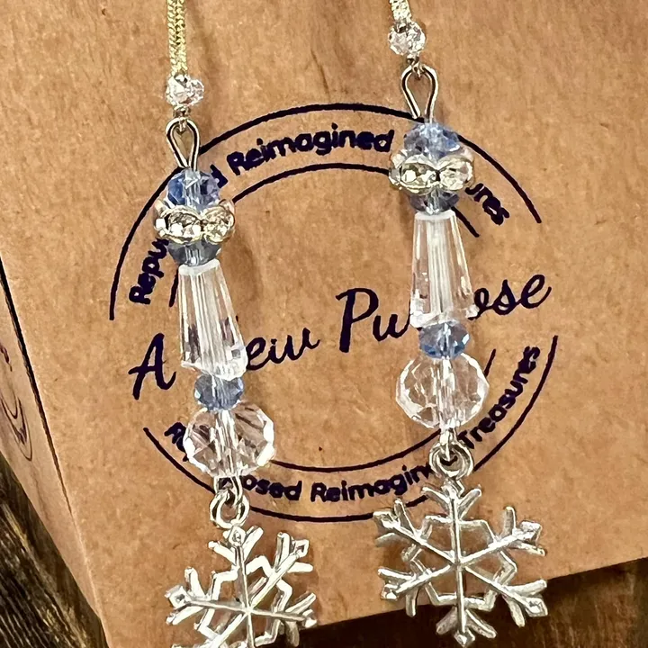 Crystal snowflake earrings